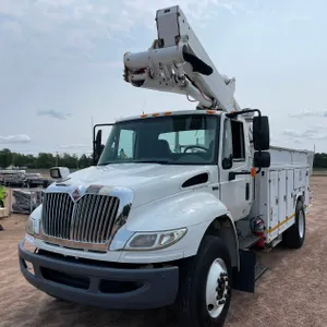 2014 International 4300 SBA 4x2 Bucket Truck (Has WI Title) (Mosinee, WI)