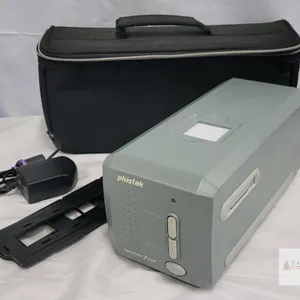 Plustek OpticFilm 7200 35mm film and slide scanner with Case . Tested Working