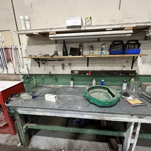 Contents on Counter & Back Wall
 UNRESERVED