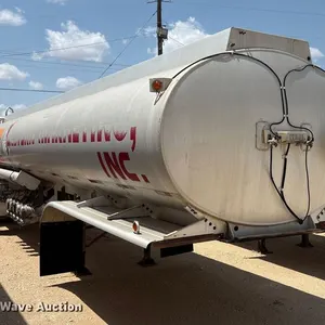 1980 Heil fuel trailer