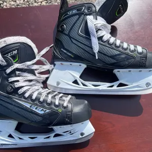CCM Ribcor 44K Hockey Skates Size 8.5 EE