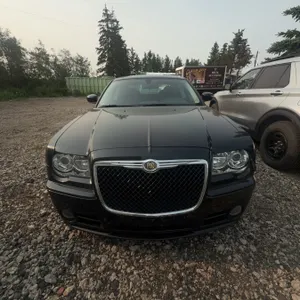 2009 Chrysler 300 SRT-8 Gold Badge Edition Sedan, HEMI, 135655km, Clean History