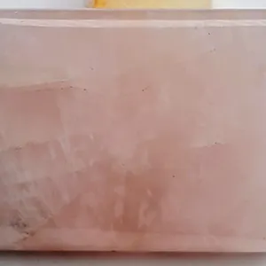 Bahai Pink Quartz (90.5 ct, 35.4×26.2×8.5 mm)