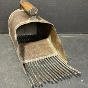 Metal Berry Picker