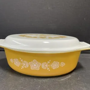 Pyrex Oval Butterfly Gold Casserole Dish, 2.5 Qt