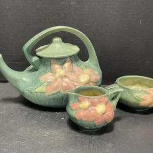 1940�s Roseville Pottery Clematis Teapot, Creamer,