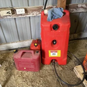 Two Jerry Cans & Scepter Tank With Nozzle