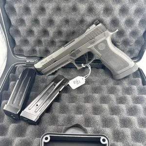 SIG P330 XFive 9MM
Three 17 round clips and case