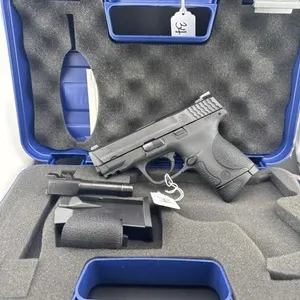 Smith & Wesson MP40C 40 cal
Two 10 round clips,