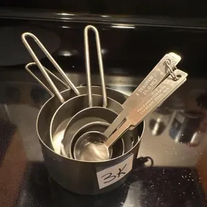 Stainless measuring cups