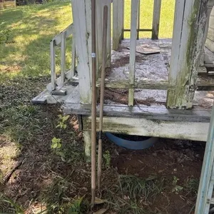 Weeding tool and garden hoe
