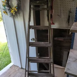 Wood ladder