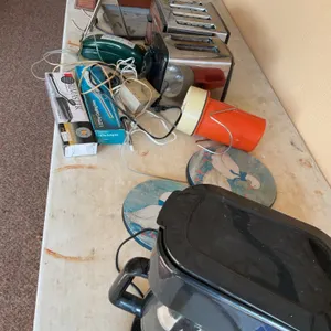 Kitchen Appliances & Knick-Knacks