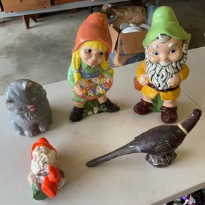 Figurines