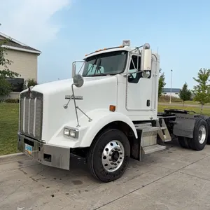 2005 Kenworth T800 tandem axle day cab