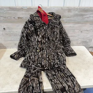 XL 2 piece Cabelas Whitetail Extreme Hunting Suit