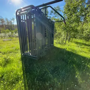 Heavy-Duty Livestock Squeeze Chute Like New