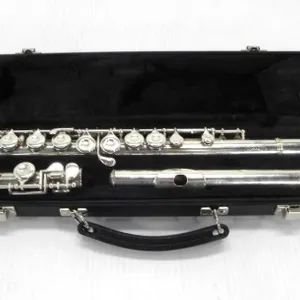 KING 610 CONCERT FLUTE W/ CASE