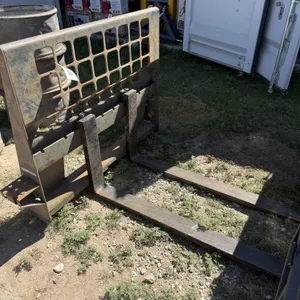 Bobcat Skid Steer Pallet Fork