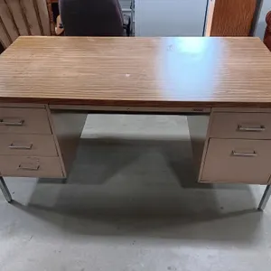 ANDERSON/HICKEY CO Office desk with drawers (some