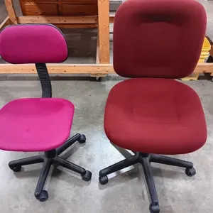 Two swiveling Office chairs  
Measurements  seat