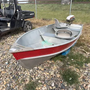 12' LUND ALUMINUM BOAT
