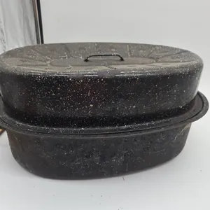 Vintage graniteware, roasting pan