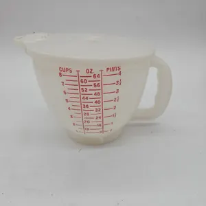 Vintage Tupperware, 8 cup, mixing Bowl with lid.