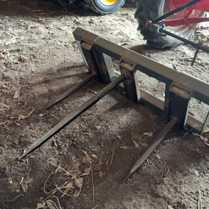 Skidloader 3 Prong Bale Spear