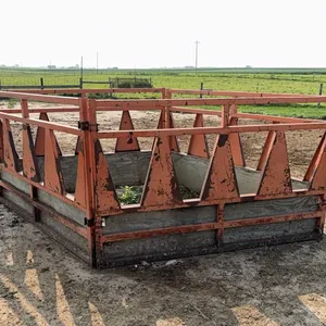 Hay Feeder