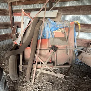 Short hopper silage blower