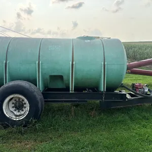 1500 Gallon Portable Water Tank Trailer w/ Pump