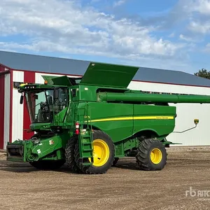2013 John Deere S670 Combine Harvester