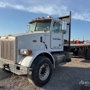 2002 Peterbilt 357 Flatbed Truck