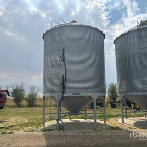 Westeel-Rosco +/- 1830 bu 5 Ring Hopper Grain Bin