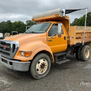 2006 Ford F-650 4x2 S/A Dump Truck