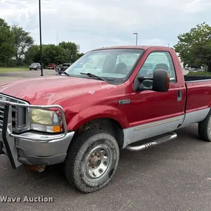 2003 Ford F250 Super Duty XLT pickup truck