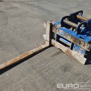 Conquip Pallet Forks 65mm Pin to sut 13 Ton Excavator (1 Fork Missing) 