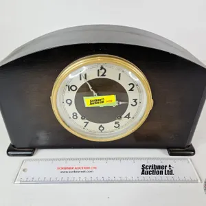 Seth Thomas Mantle Clock : Model Strathroy : c/w Key : Working Measures : 8-3/4"H x 14-1/2"W x 5-1/4