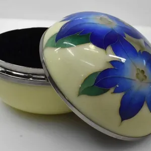 VELVET INTERIOR JEWELERY BOX
