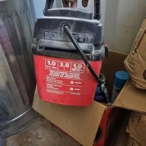 Micro Shop Vac 1 hp & Sz 11 Rubber Boots