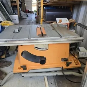 Ridgid Jobsite 10" Table Saw w/foldable Stand