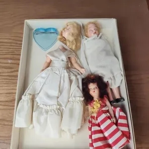 3 dolls