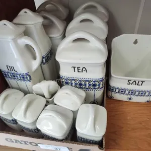 Ceramic spice containers