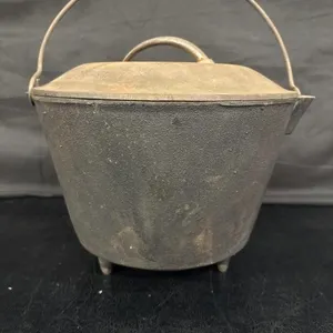 Vintage 3 legged cast-iron pot, Made in USA #7
