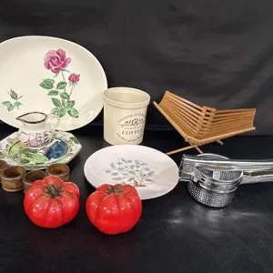 Kitchen items for your shelves