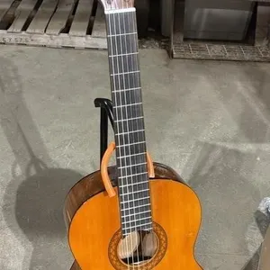 Yamaha C40 Acoustic Guitar & stand