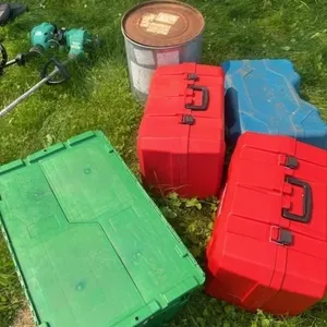 5 Storage containers, all empty