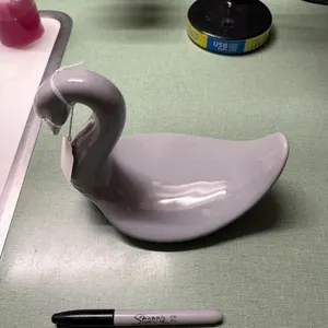 Vintage ceramic Swan towel holder
