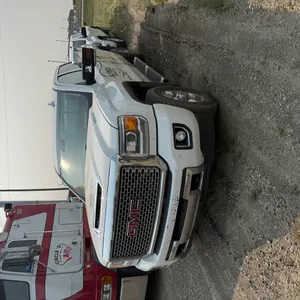 2017 GMC Sierra 3500 Denali Crew Cab 4x4 Pickup Truck. Showing 323,322kms. VIN 1GT42YEYXHF196188.